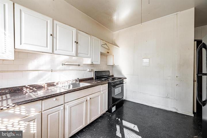 Classic Baltimore Rowhome Ready for Full Transformation