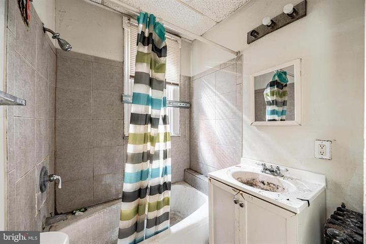 Classic Baltimore Rowhome Ready for Full Transformation