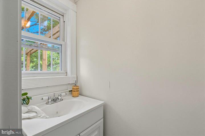 Downtown Convenience Meets Modern Comfort Near UMD & Inner Harbor