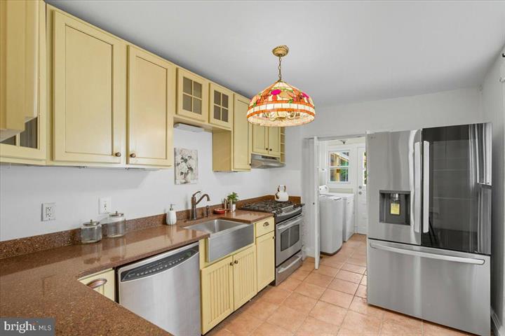 Downtown Convenience Meets Modern Comfort Near UMD & Inner Harbor