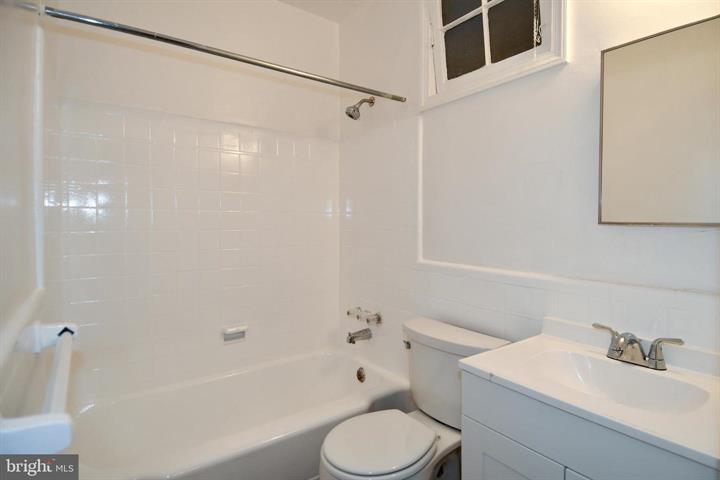 Cash-Flow Ready Multi-Family in Northeast DC with Value-Add Upside